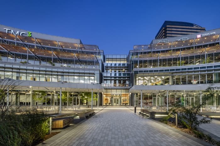 2024: Major Facility Within a Highly Coordinated, Multi‑Owner Campus