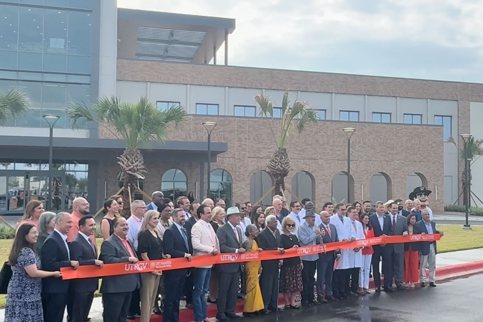 UT Health Rio Grande Valley, Cancer and Surgery Center Celebrates Grand Opening